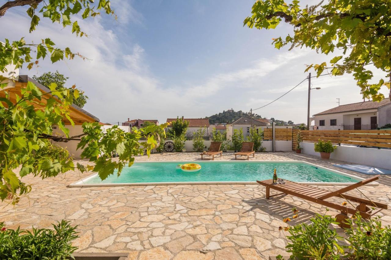 Apartments Barbara ตรีบูนย์ ภายนอก รูปภาพ