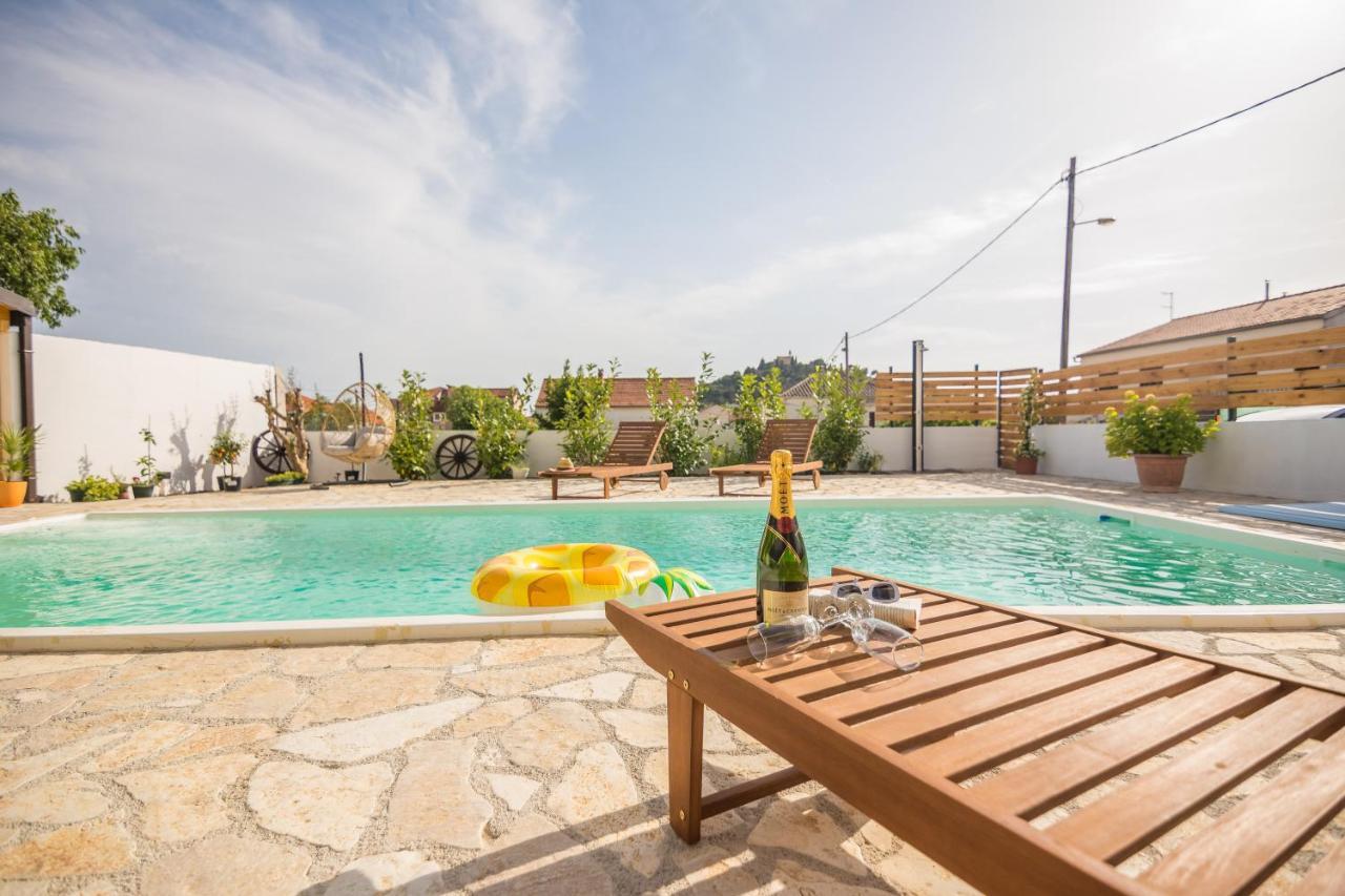 Apartments Barbara ตรีบูนย์ ภายนอก รูปภาพ
