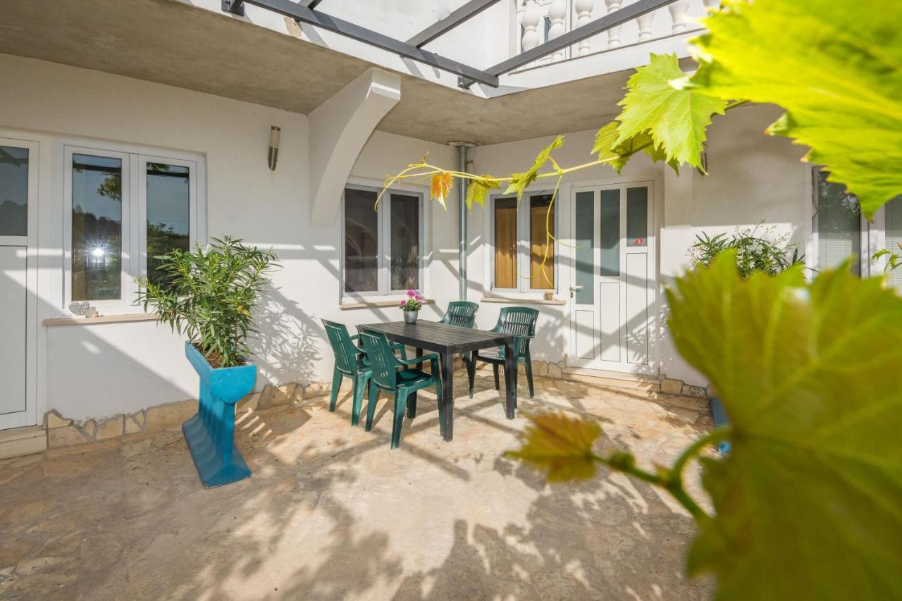 Apartments Barbara ตรีบูนย์ ภายนอก รูปภาพ