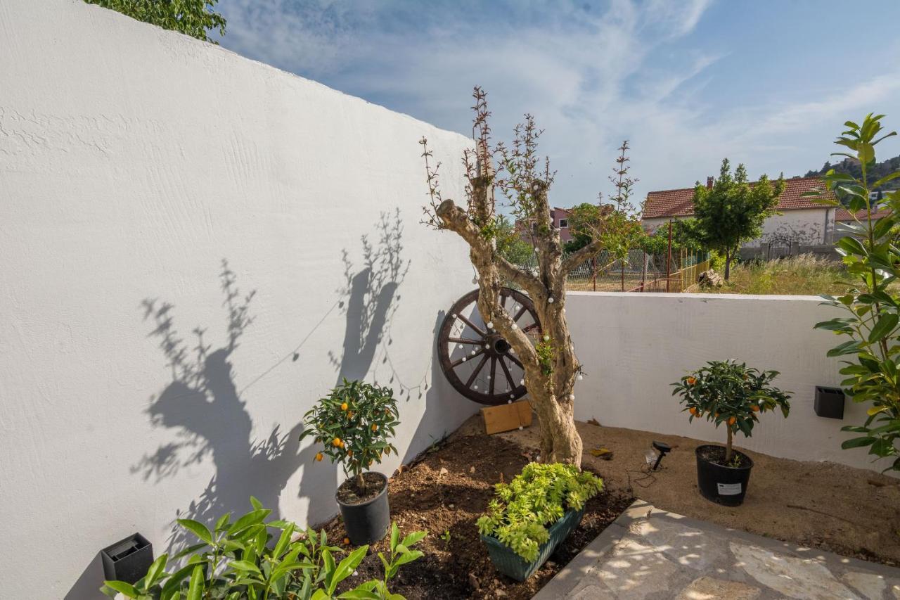 Apartments Barbara ตรีบูนย์ ภายนอก รูปภาพ
