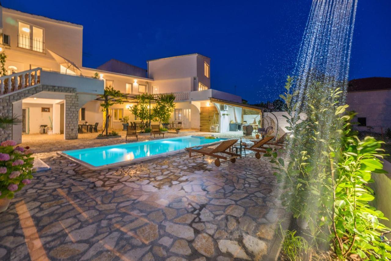 Apartments Barbara ตรีบูนย์ ภายนอก รูปภาพ