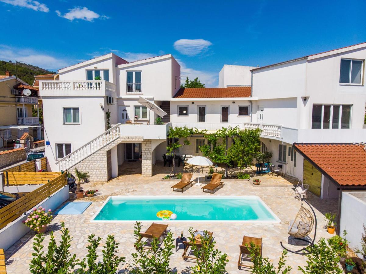 Apartments Barbara ตรีบูนย์ ภายนอก รูปภาพ
