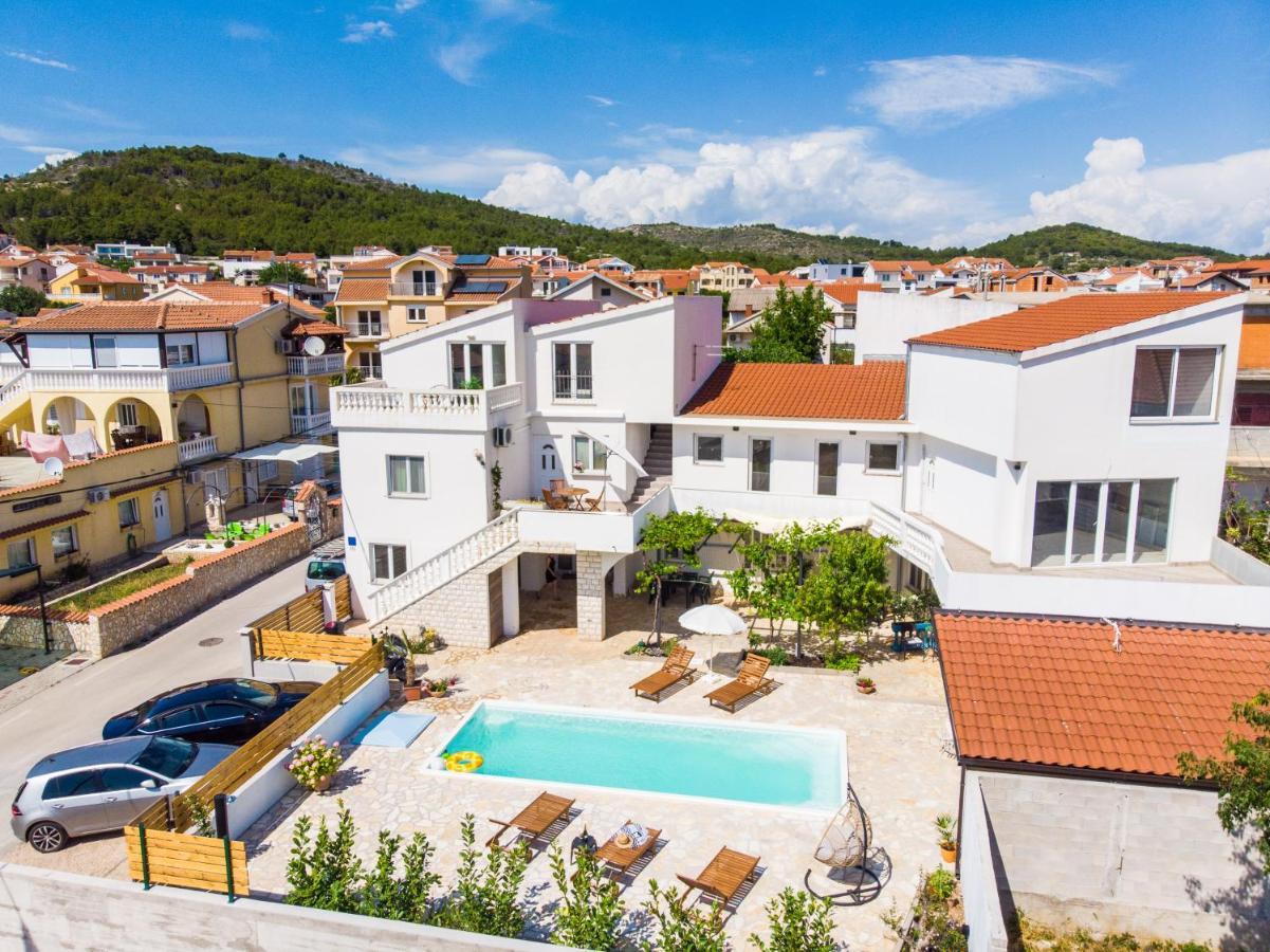 Apartments Barbara ตรีบูนย์ ภายนอก รูปภาพ