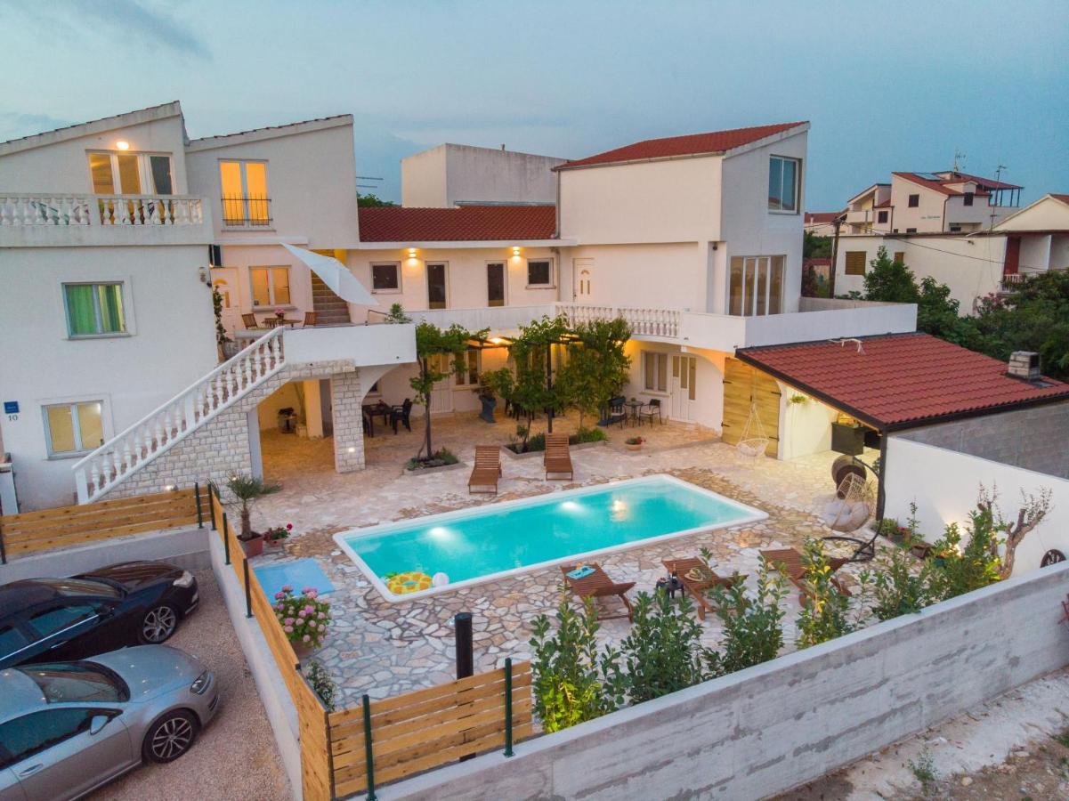 Apartments Barbara ตรีบูนย์ ภายนอก รูปภาพ