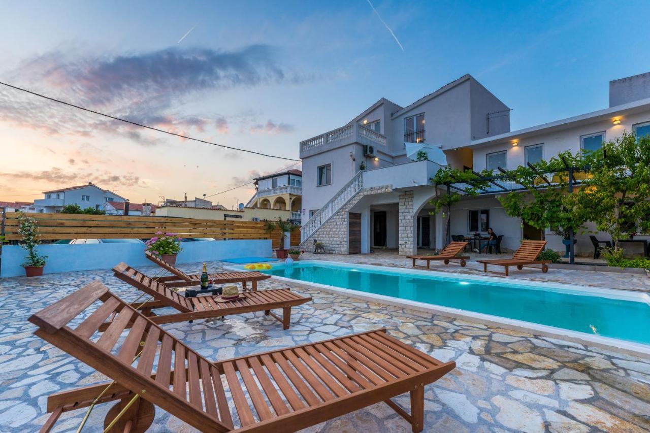 Apartments Barbara ตรีบูนย์ ภายนอก รูปภาพ