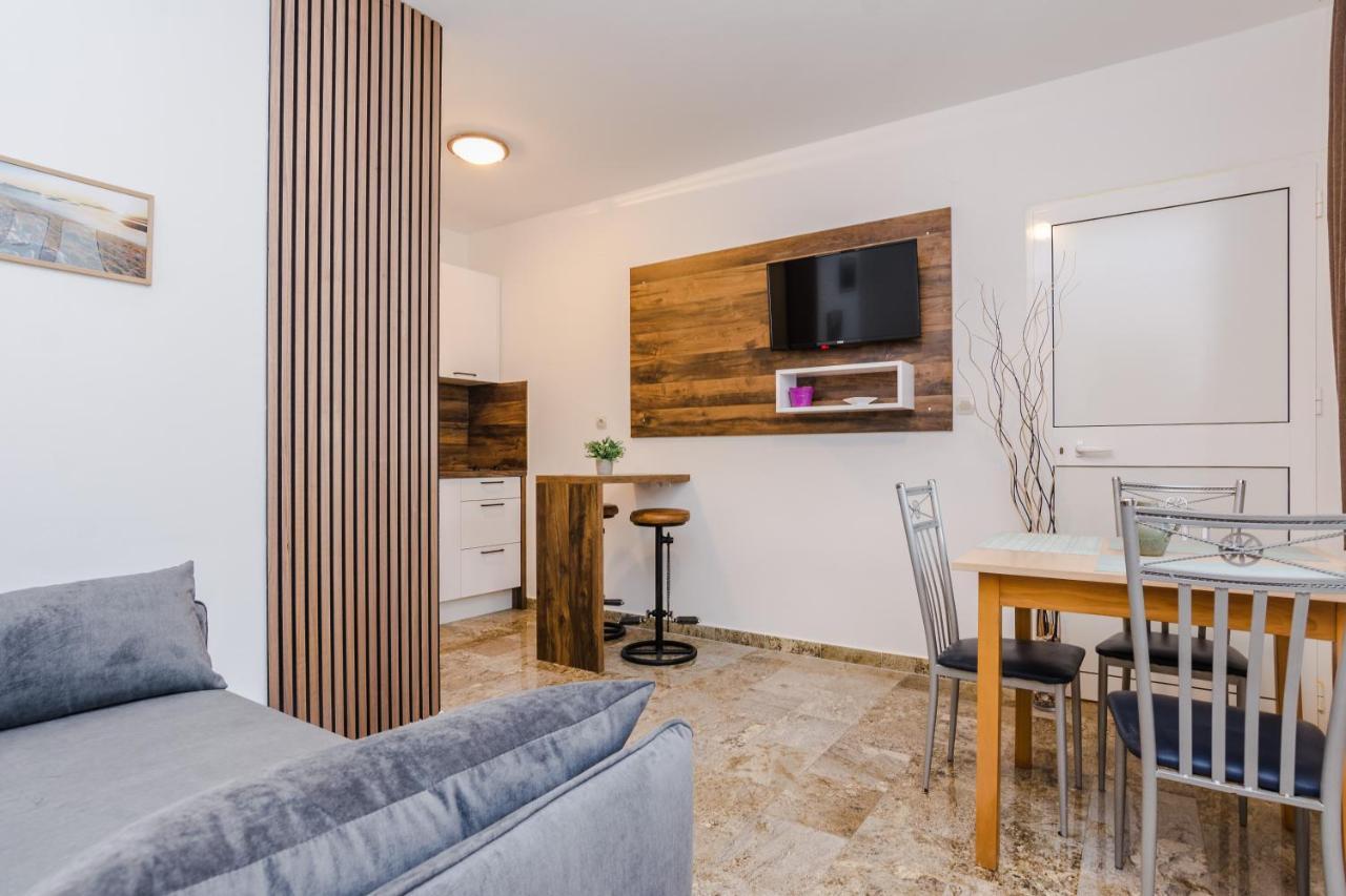 Apartments Barbara ตรีบูนย์ ภายนอก รูปภาพ